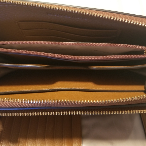 Michael Kors wallet and hobo bag - Picture 3 of 3
